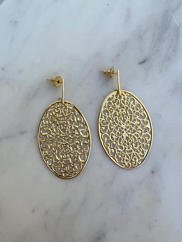 Gold oval earrings