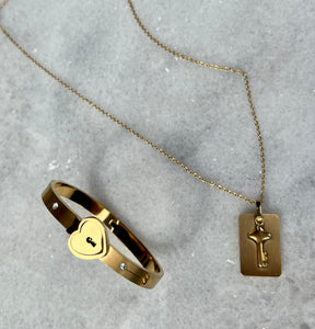Set with Bracelet and chain with key